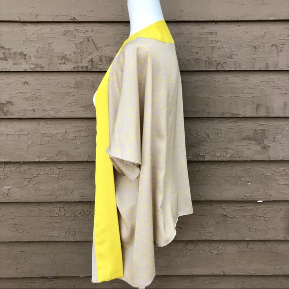 ☀️☀️☀️ 4/$20 I LOVE H81 silky kimono jacket! - Picture 4 of 6